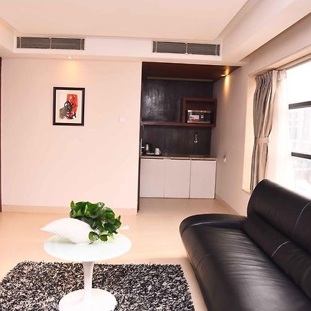 Hotel Celesta - Kalkuta Zewnętrze zdjęcie
