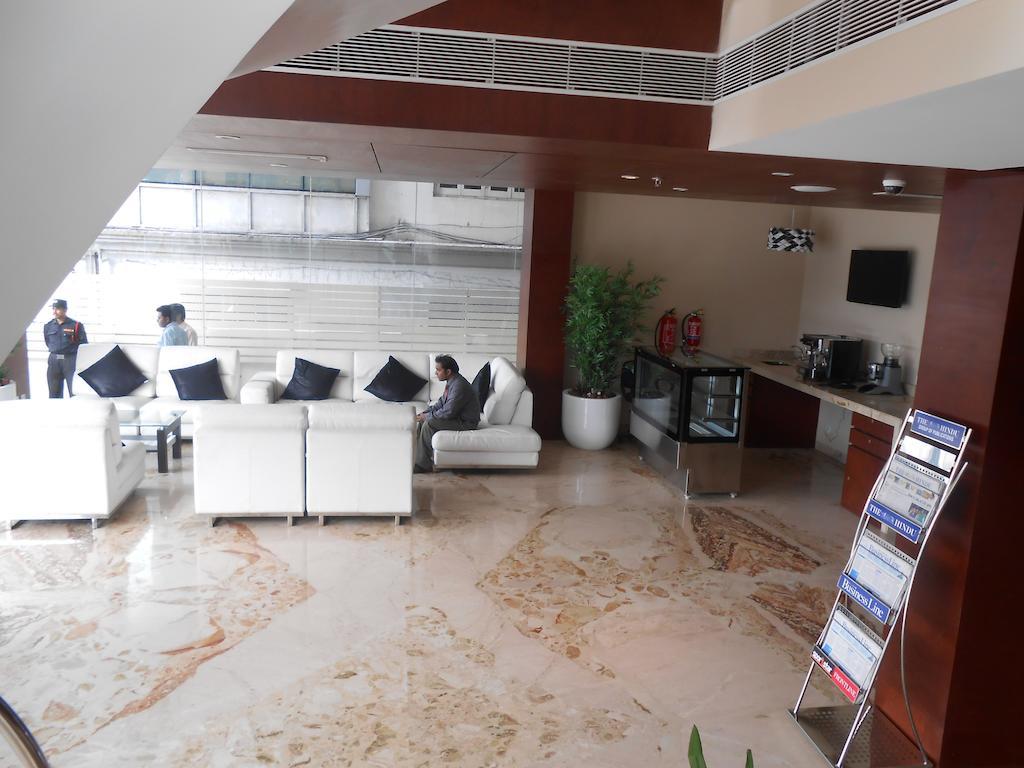 Hotel Celesta - Kalkuta Zewnętrze zdjęcie